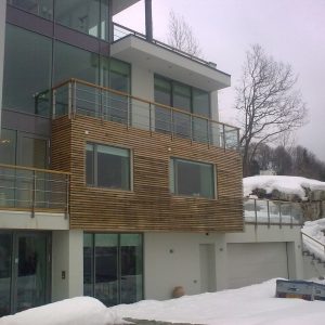 Outside-railing-with-glass-elements (8)